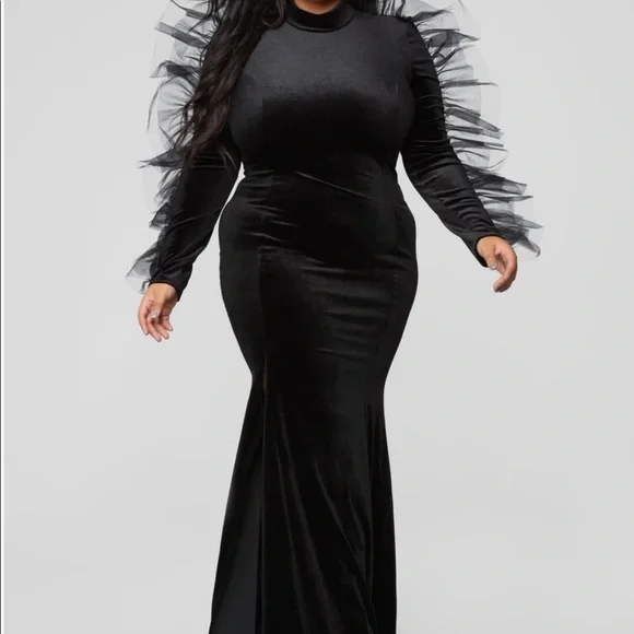 Black velvet dress - Picture 1 of 1